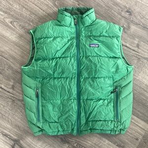 Mens Patagonia green down vest